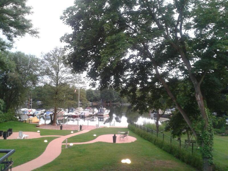 Haus Am See Berlin Bagian luar foto